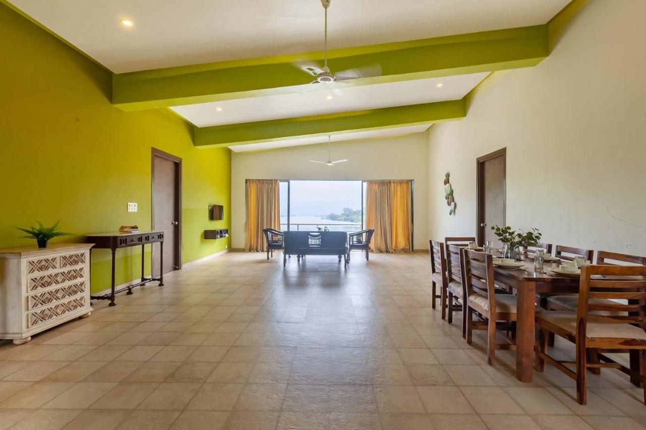 Stayvista'S Shivom Villa 1 - A Serene Escape With Views Of The Valley And Lake 罗纳瓦拉 外观 照片
