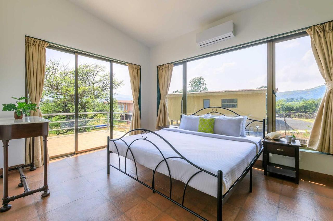 Stayvista'S Shivom Villa 1 - A Serene Escape With Views Of The Valley And Lake 罗纳瓦拉 外观 照片